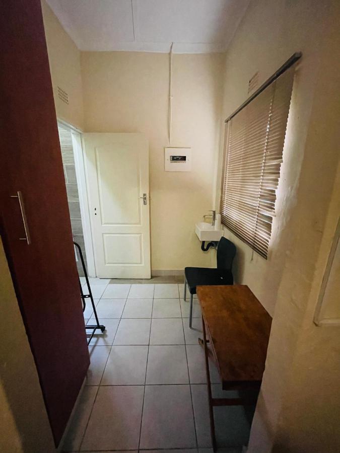 Abrama Bed And Breakfast Francistown Exterior foto